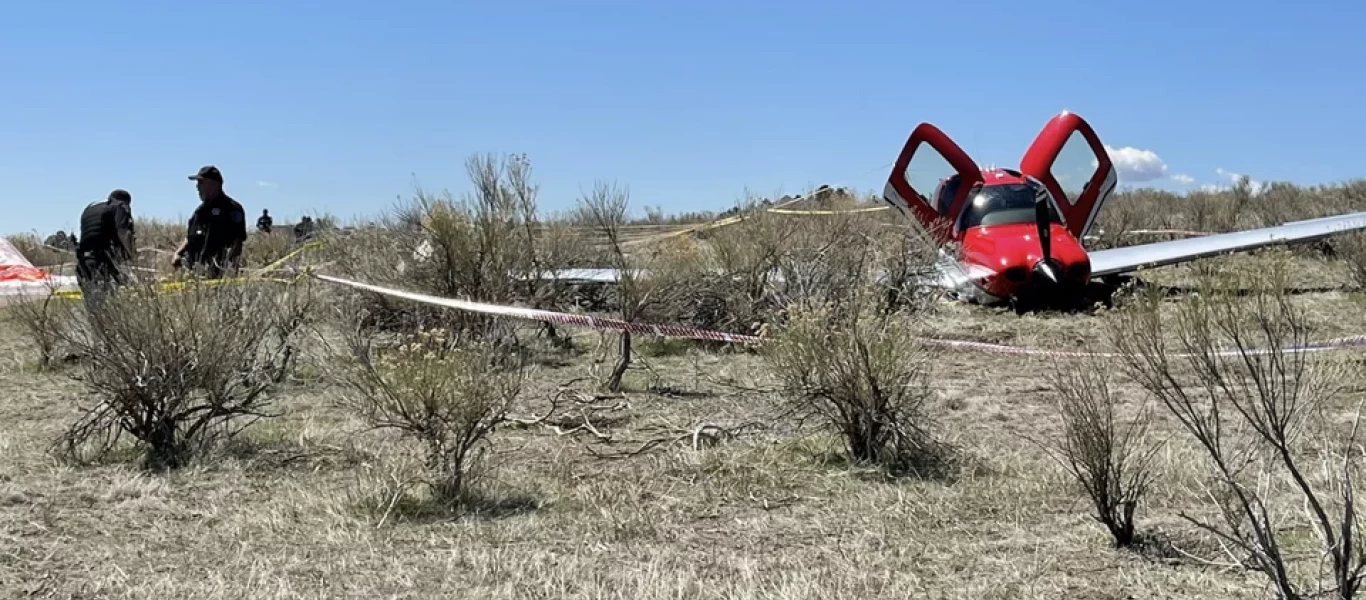 Αεροπλάνο προσγειώθηκε κανονικά ενώ είχε... κοπεί στη μέση μετά από σύγκρουσε στον αέρα (βίντεο)